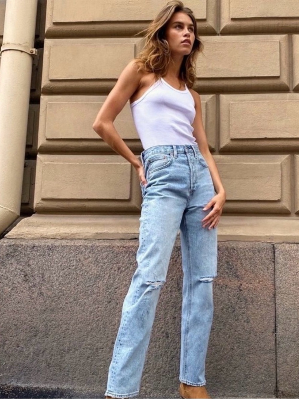 Aritzia - Denim Forum The Joni High-Rise Loose Straight Leg Jeans - 25’s